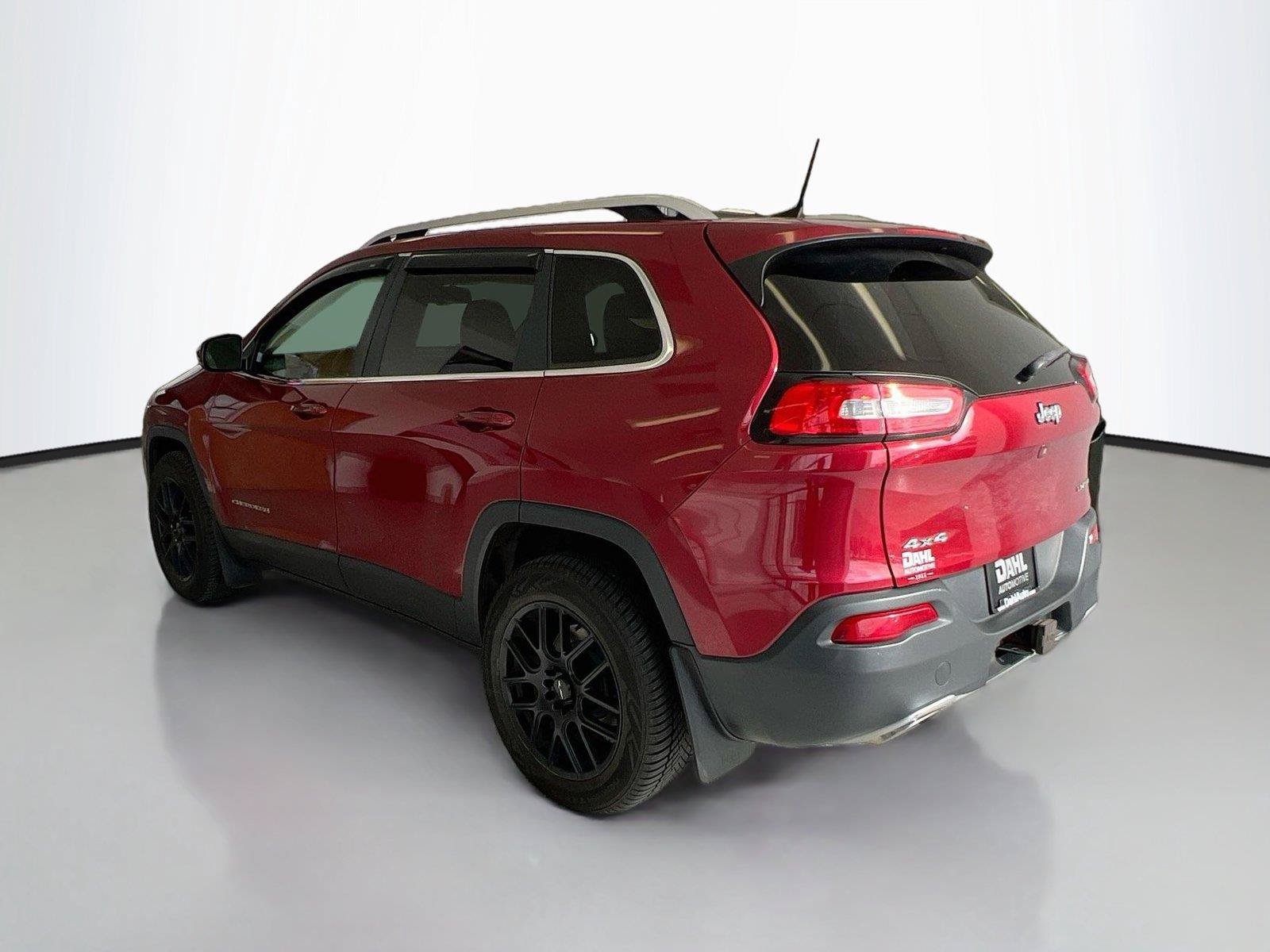 Used 2016 Jeep Cherokee Limited w/ Trailer Tow Group AWD/4WD image 10