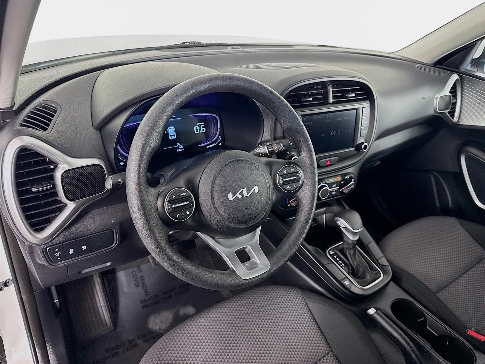 Certified 2025 Kia Soul LX w/ LX Technology Package FWD image 10