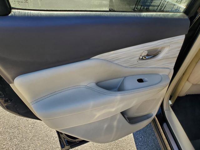 Used 2017 Nissan Murano SV image 14