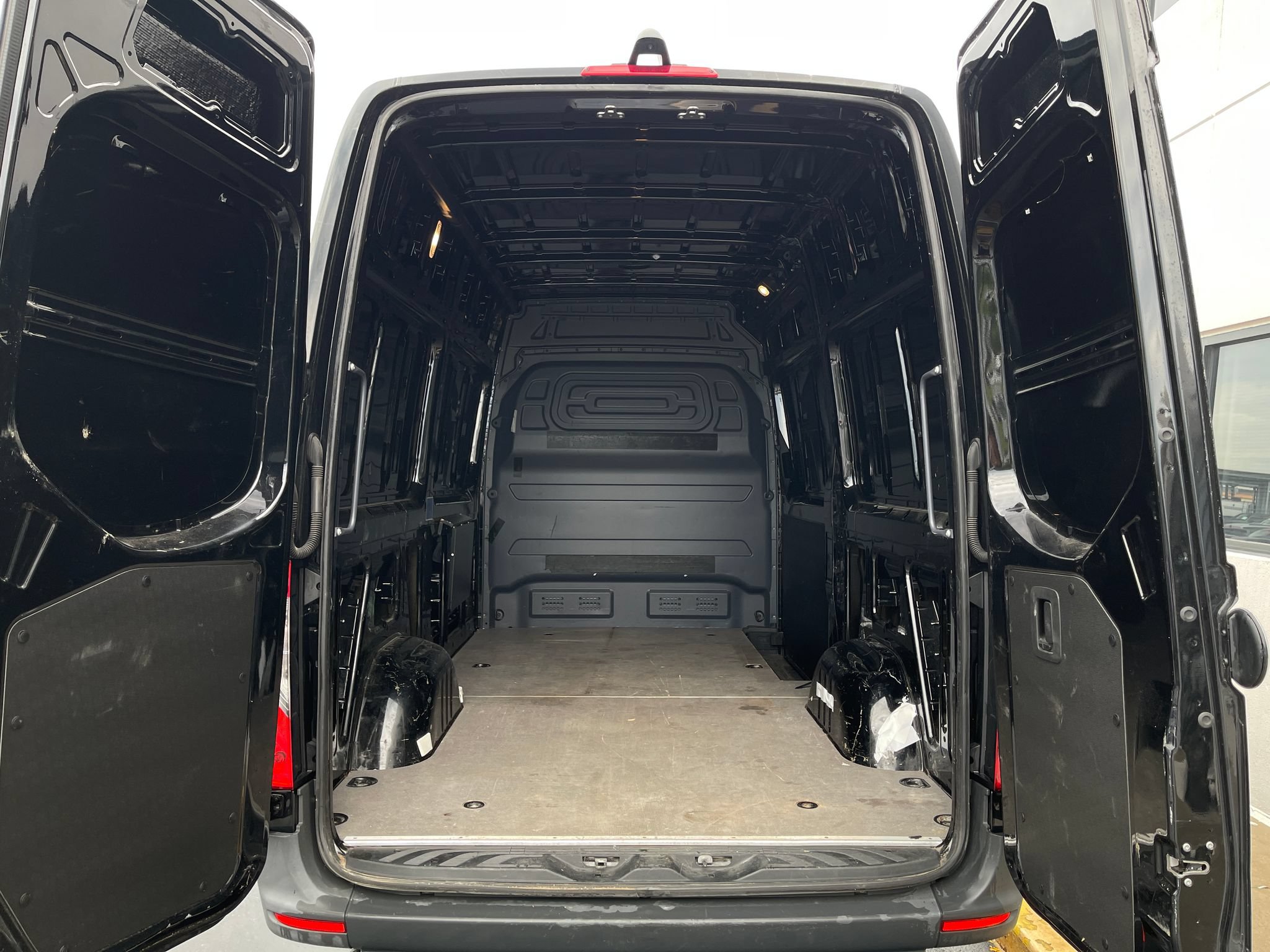 Used 2020 Mercedes-Benz Sprinter 2500 image 23