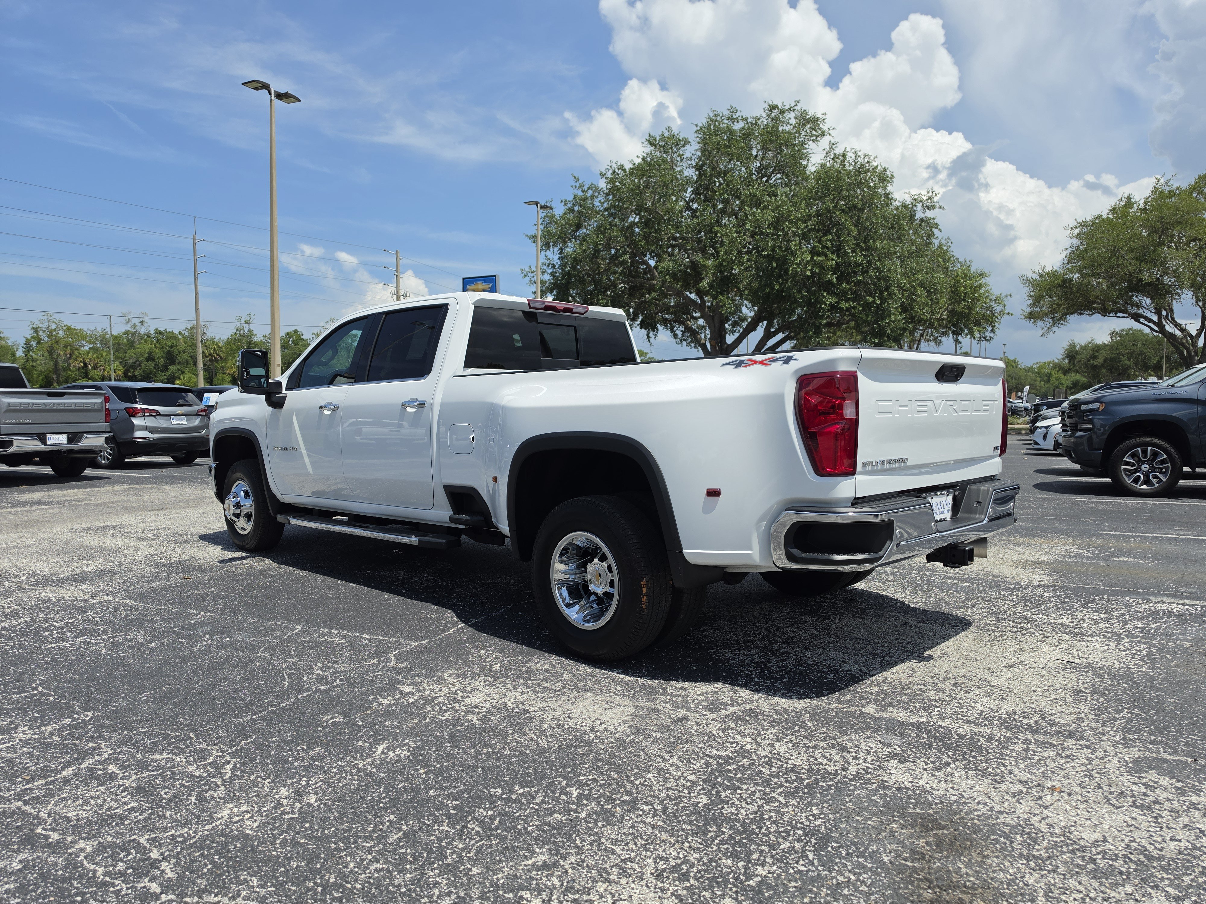 Used 2026 Chevrolet Silverado 3500 LTZ w/ LTZ Plus Package AWD/4WD image 7