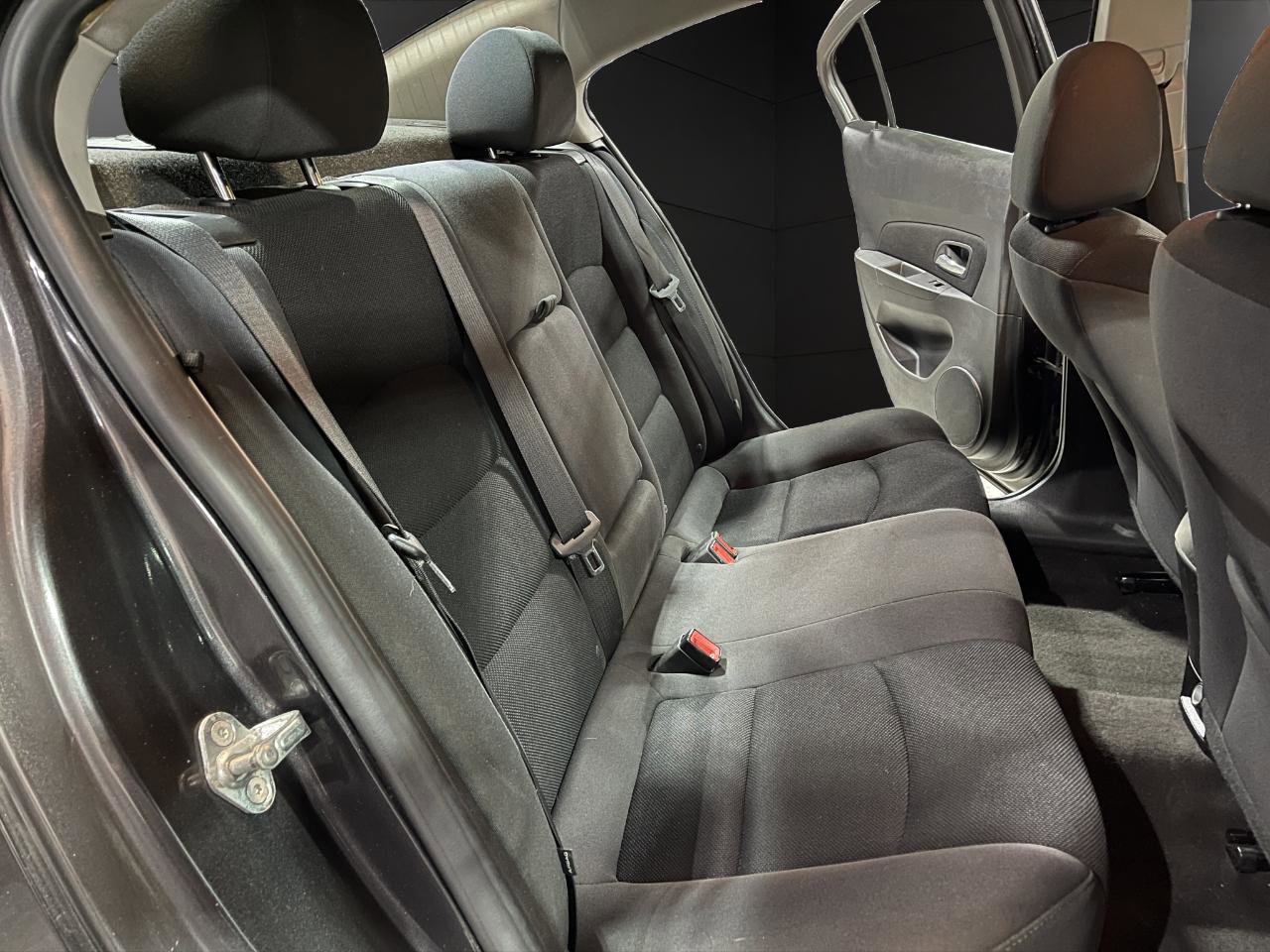 Used 2016 Chevrolet Cruze LT image 19