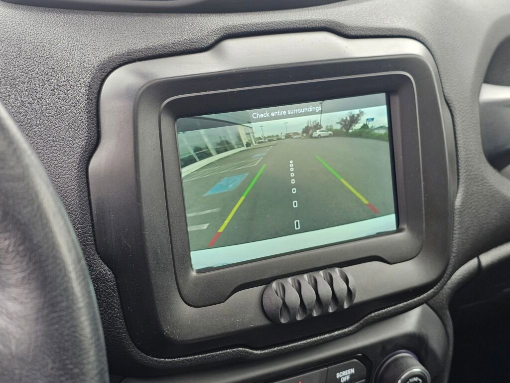 Used 2021 Jeep Renegade Latitude w/ Sun & Sound Group AWD/4WD image 34