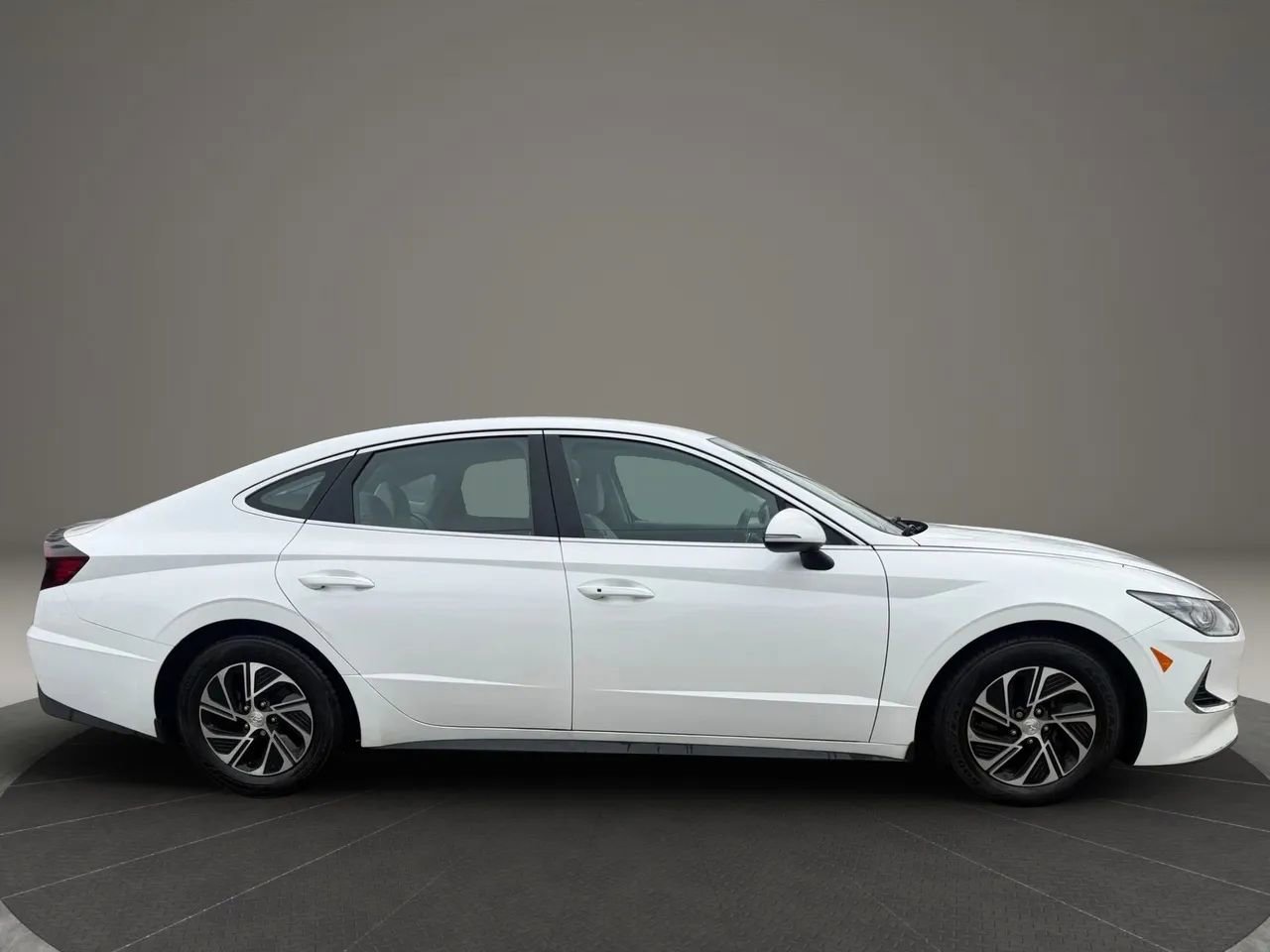 Used 2022 Hyundai Sonata Blue image 4