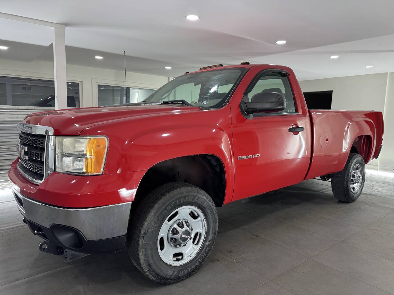 Used 2012 GMC Sierra 2500 W/T AWD/4WD image 2