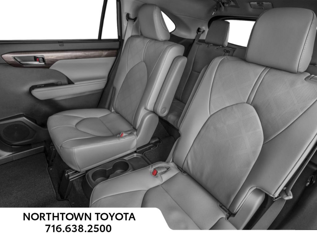 New 2026 Toyota Highlander Platinum AWD/4WD image 12