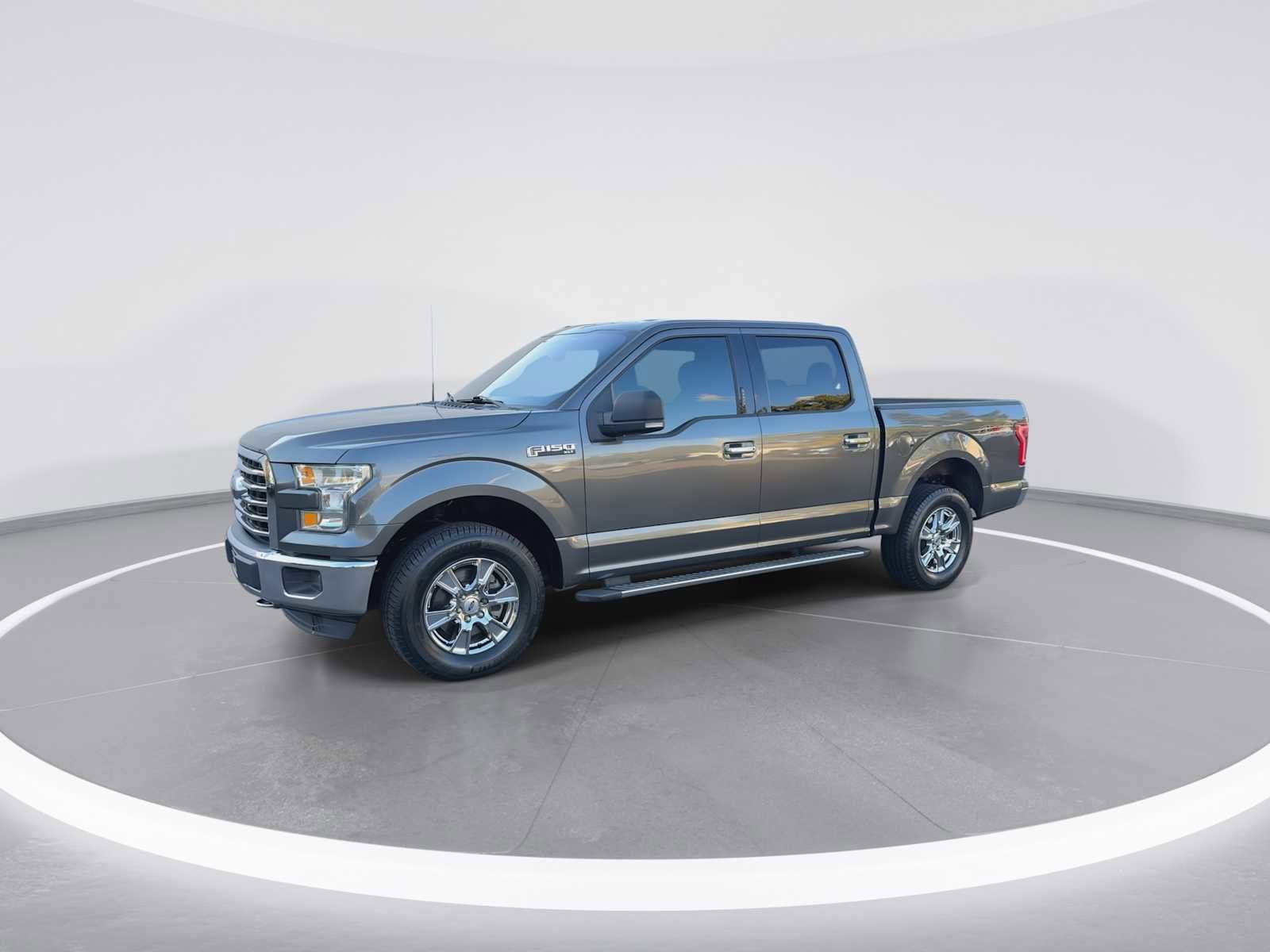 Used 2016 Ford F150 XLT w/ Equipment Group 301A Mid image 4