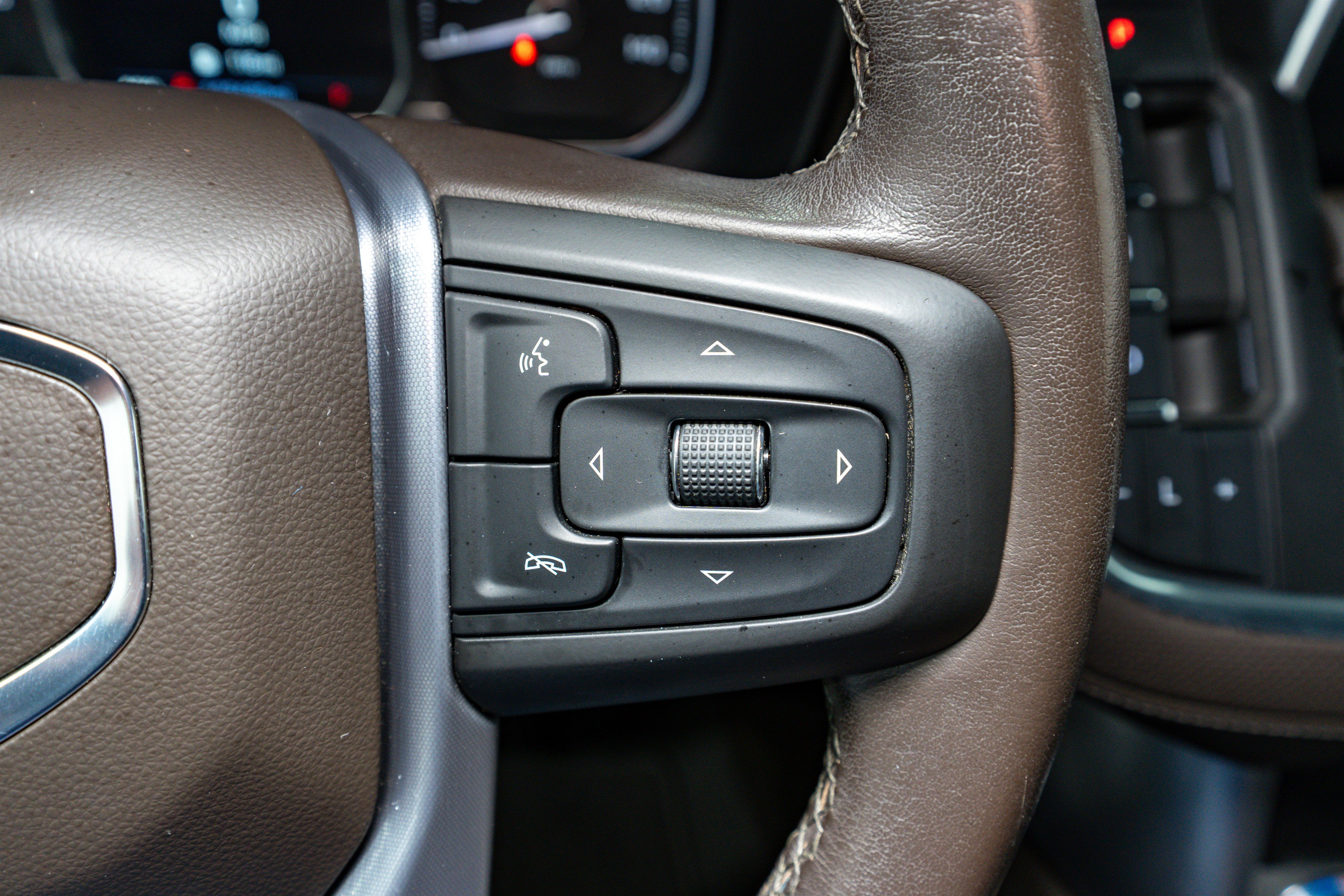 Used 2021 GMC Yukon SLT image 27