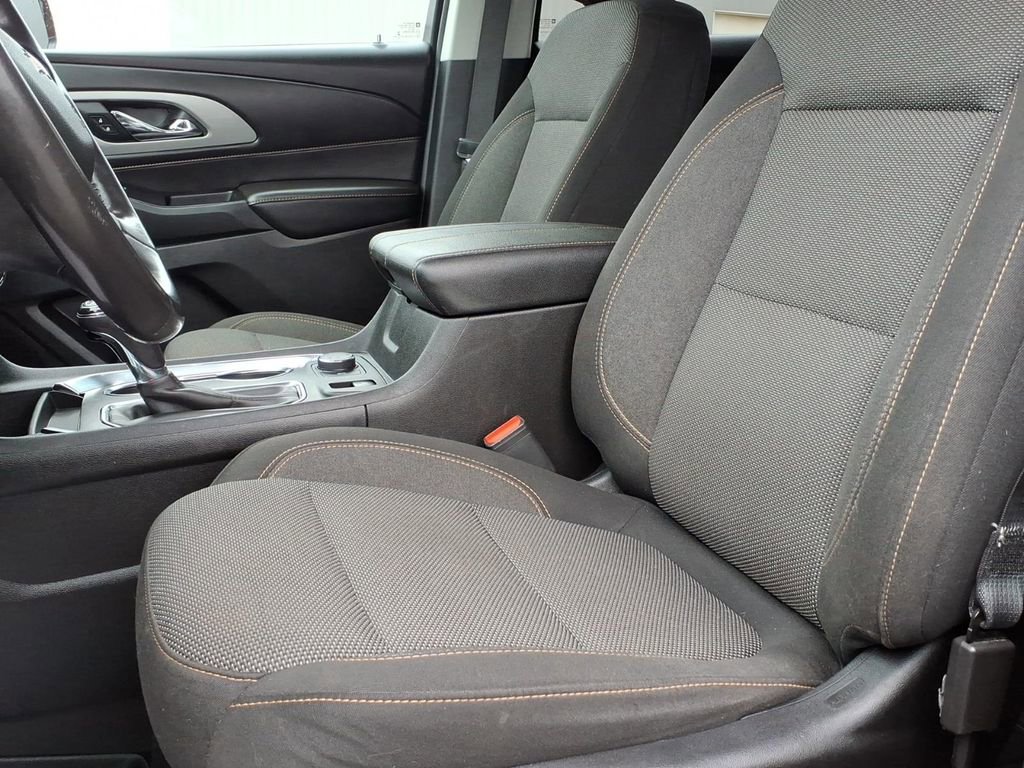 Used 2019 Chevrolet Traverse LT image 14
