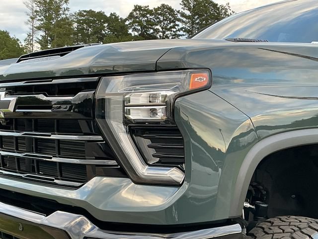Used 2025 Chevrolet Silverado 2500 LTZ w/ Trail Boss Package AWD/4WD image 11