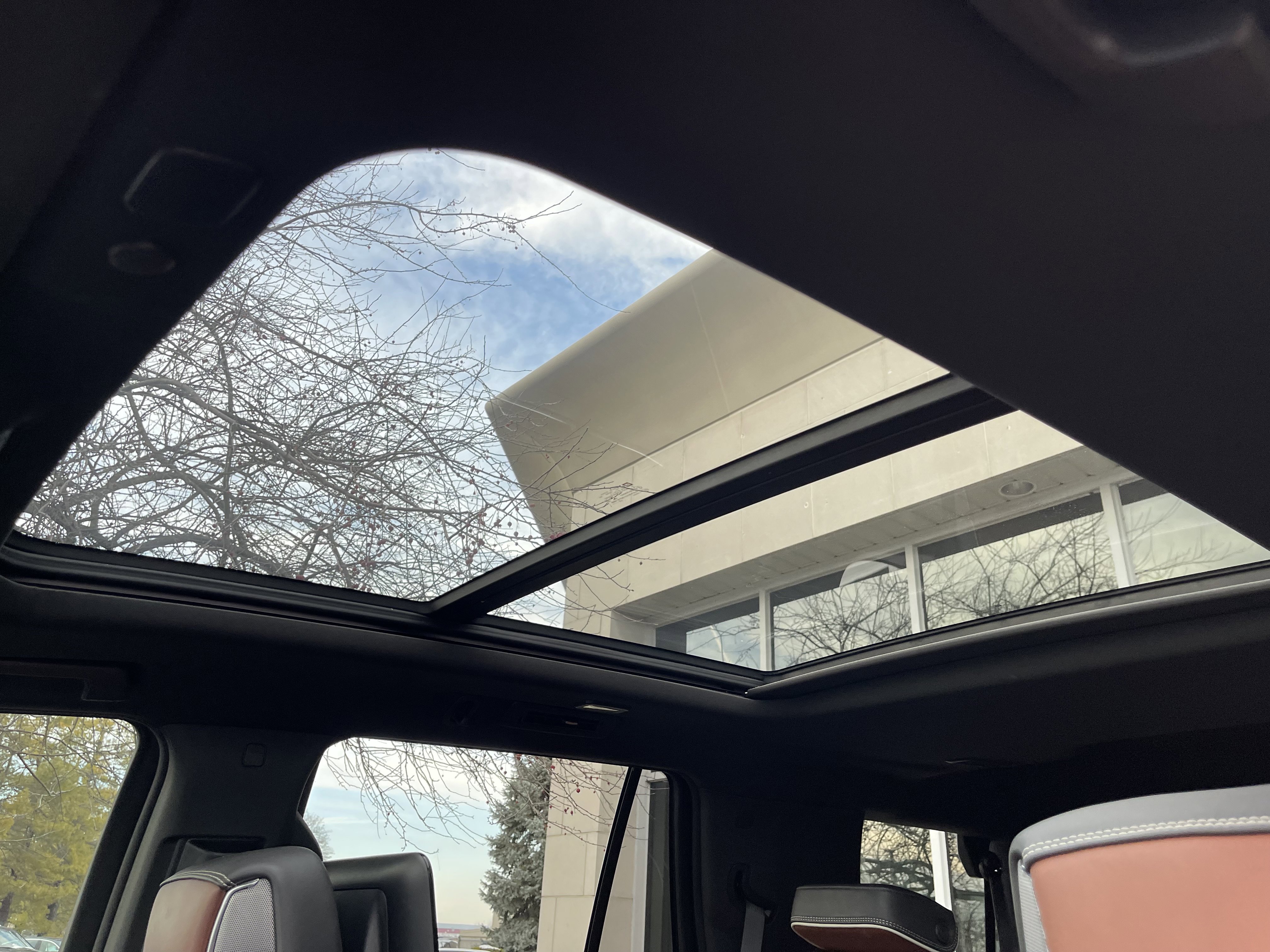 Used 2023 GMC Yukon Denali Ultimate image 16