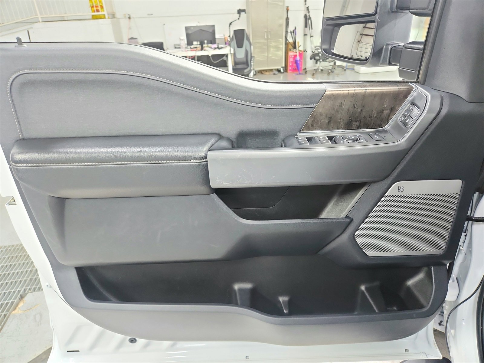 Used 2024 Ford F250 Lariat w/ Sport Appearance Package image 36