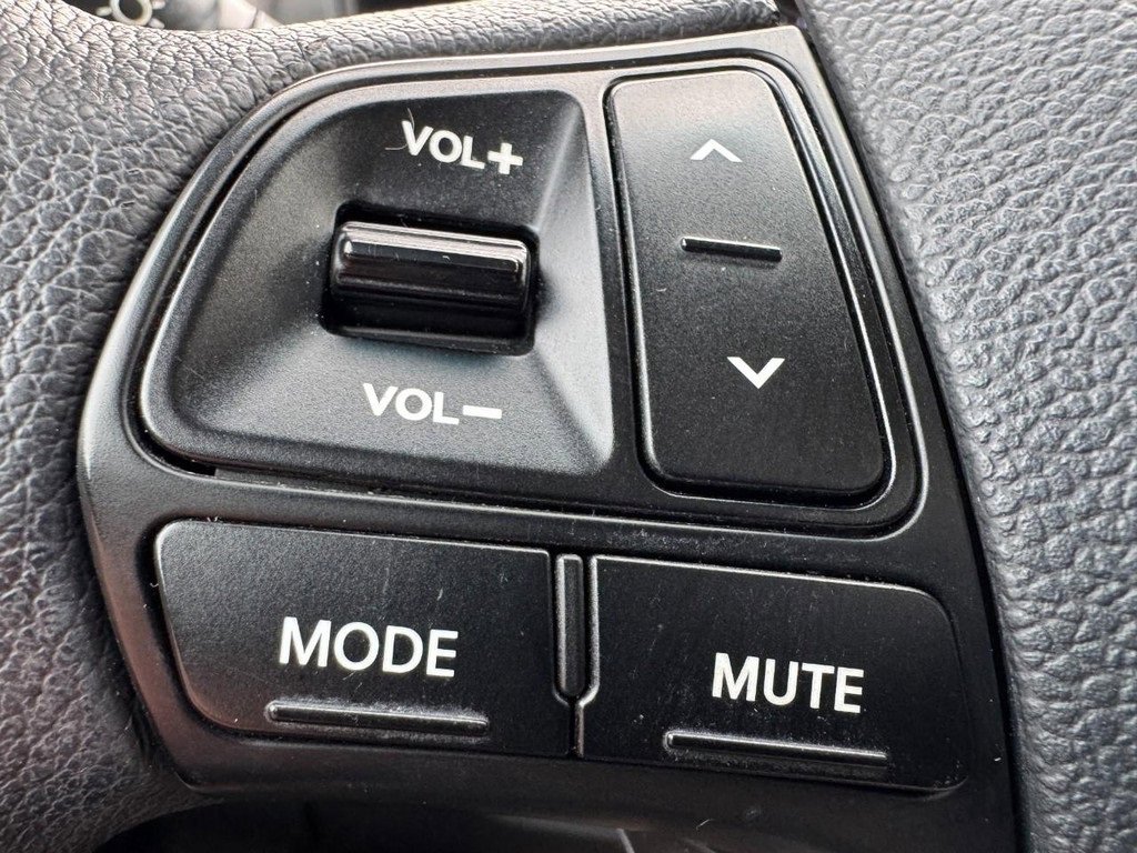 Used 2013 Kia Rio EX w/ Convenience Pkg image 17