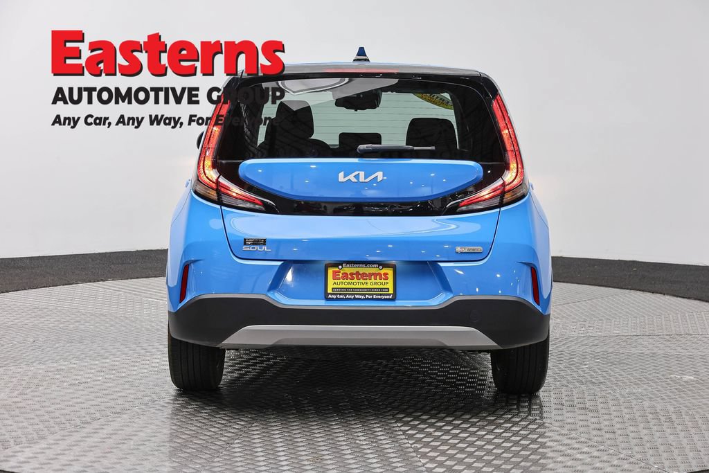 Used 2023 Kia Soul EX FWD image 6