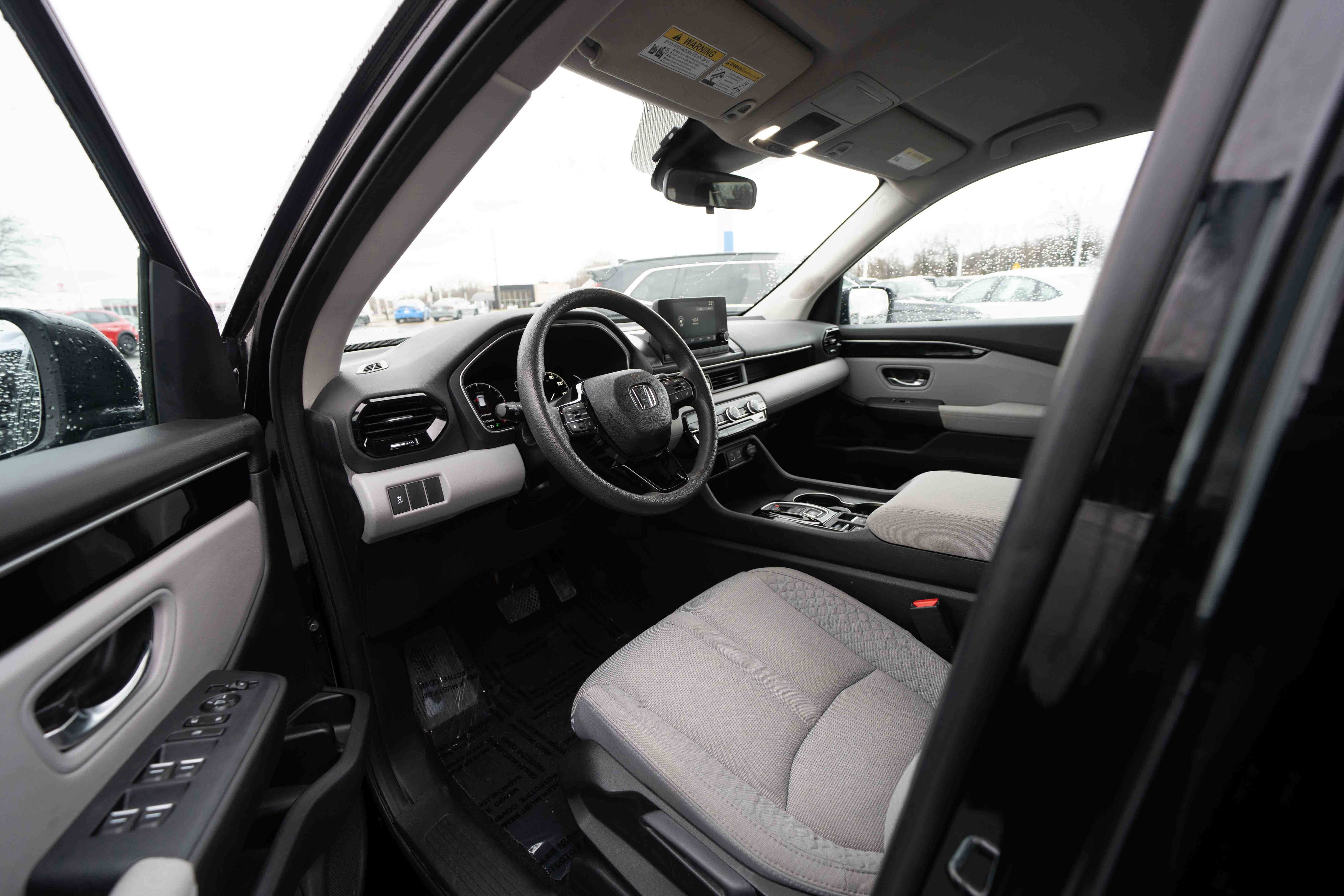 Certified 2023 Honda Pilot LX image 8