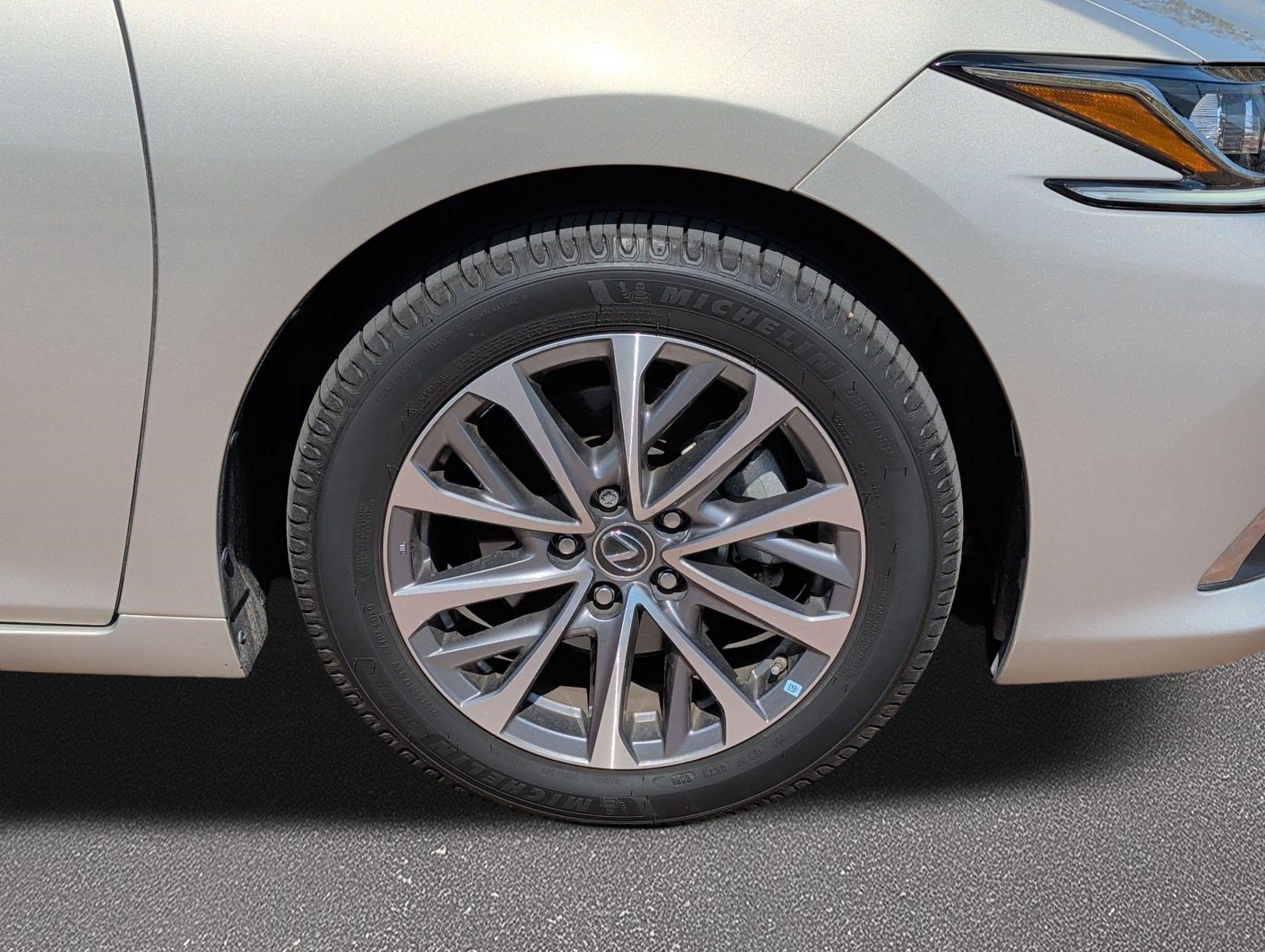 Certified 2022 Lexus ES 350 w/ Accessory Package 2 FWD image 7