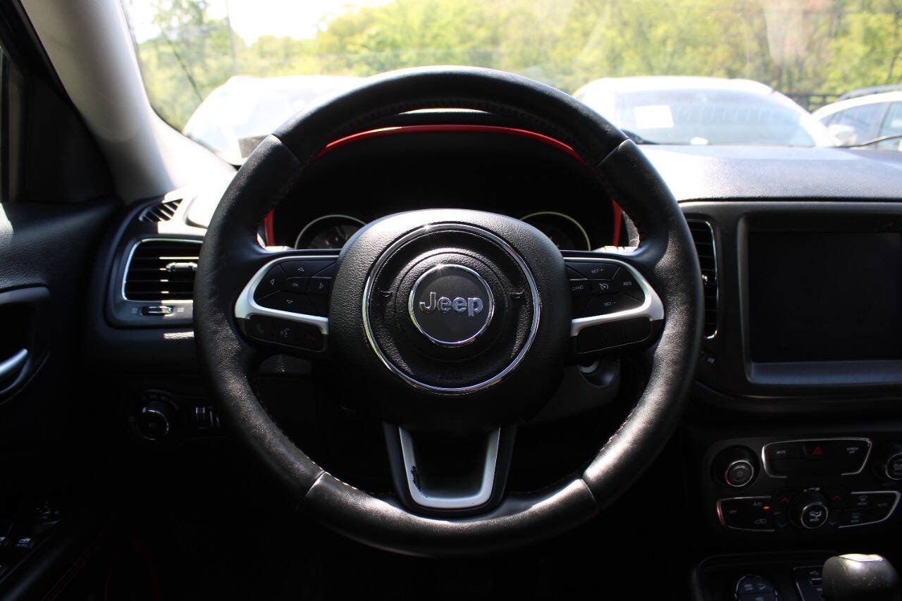 Used 2017 Jeep Compass Trailhawk w/ Navigation Group AWD/4WD image 34