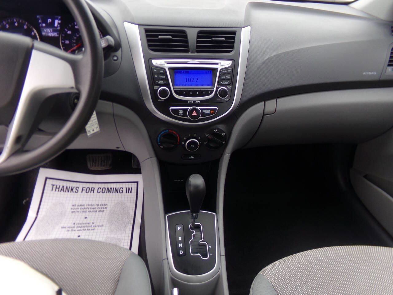 Used 2012 Hyundai Accent GLS image 17