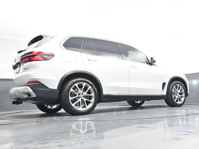 Certified 2024 BMW X5 xDrive40i w/ Premium Package AWD/4WD image 34