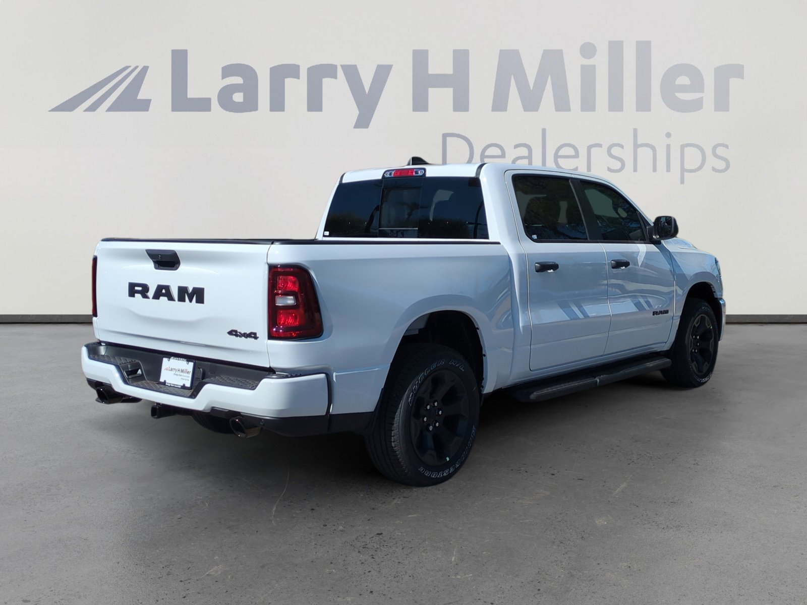 New 2026 RAM 1500 Express image 5