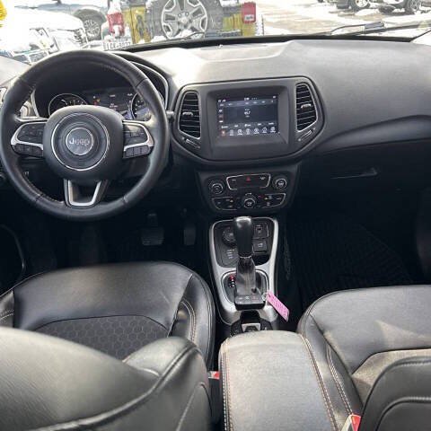 Used 2019 Jeep Compass Latitude w/ Popular Equipment Group AWD/4WD image 8