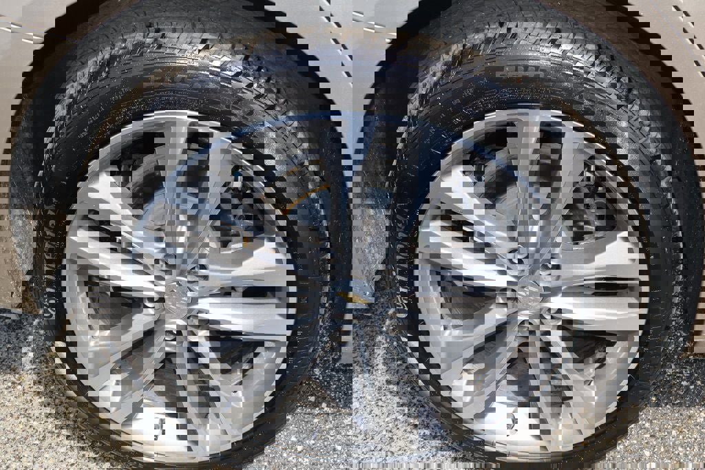 Used 2024 Chevrolet Malibu LT image 8