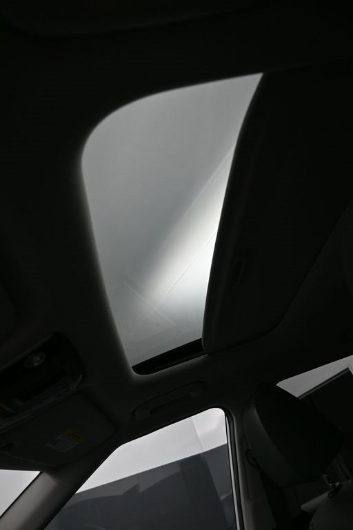 Certified 2025 Kia Seltos SX w/ SX Sunroof Package image 18