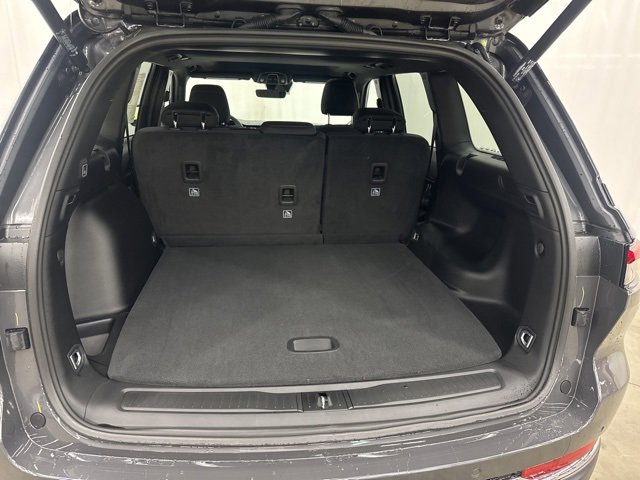 New 2025 Jeep Grand Cherokee Laredo X w/ Luxury Tech Group I image 17