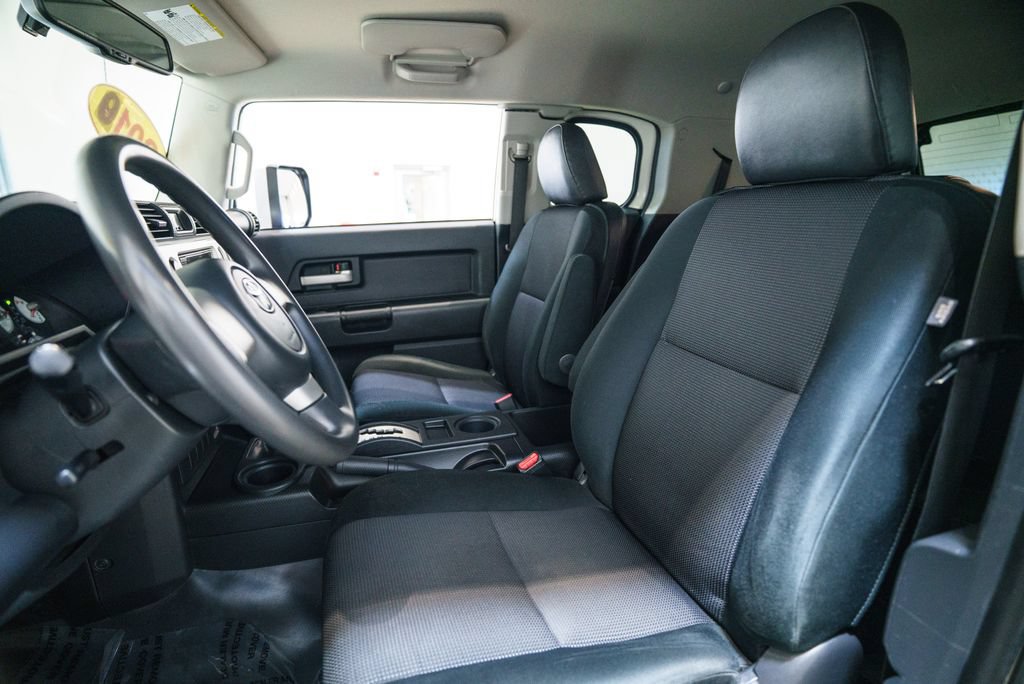 Used 2010 Toyota FJ Cruiser 4WD image 6