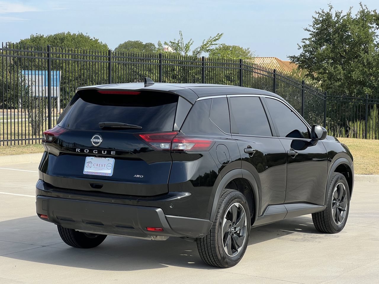 Certified 2025 Nissan Rogue SV AWD/4WD image 5
