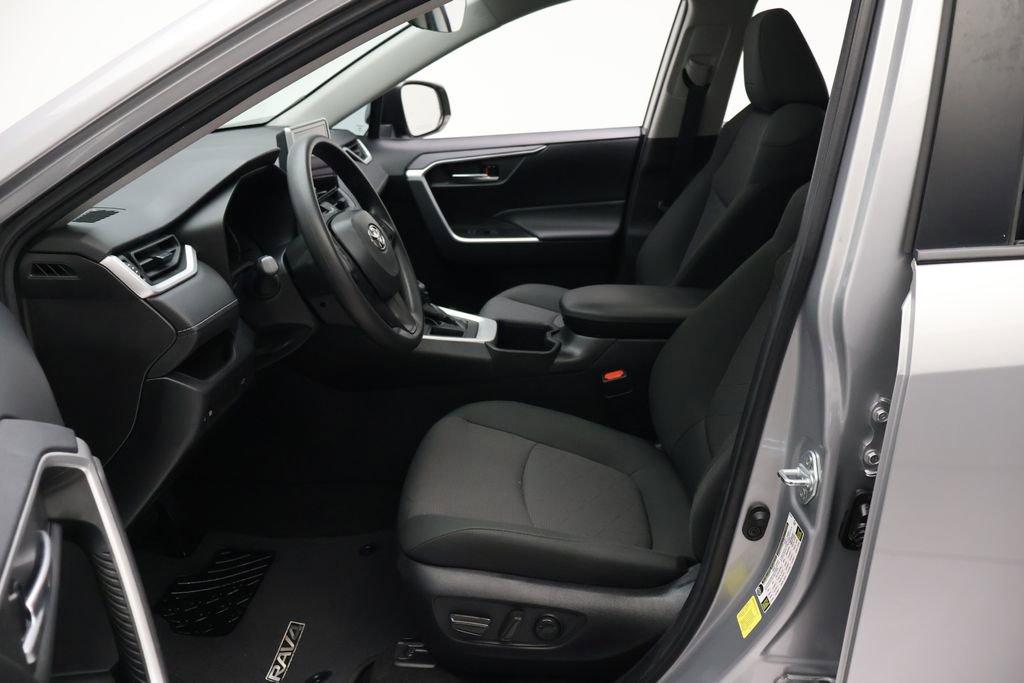 Used 2023 Toyota RAV4 XLE w/ Convenience Package FWD image 14