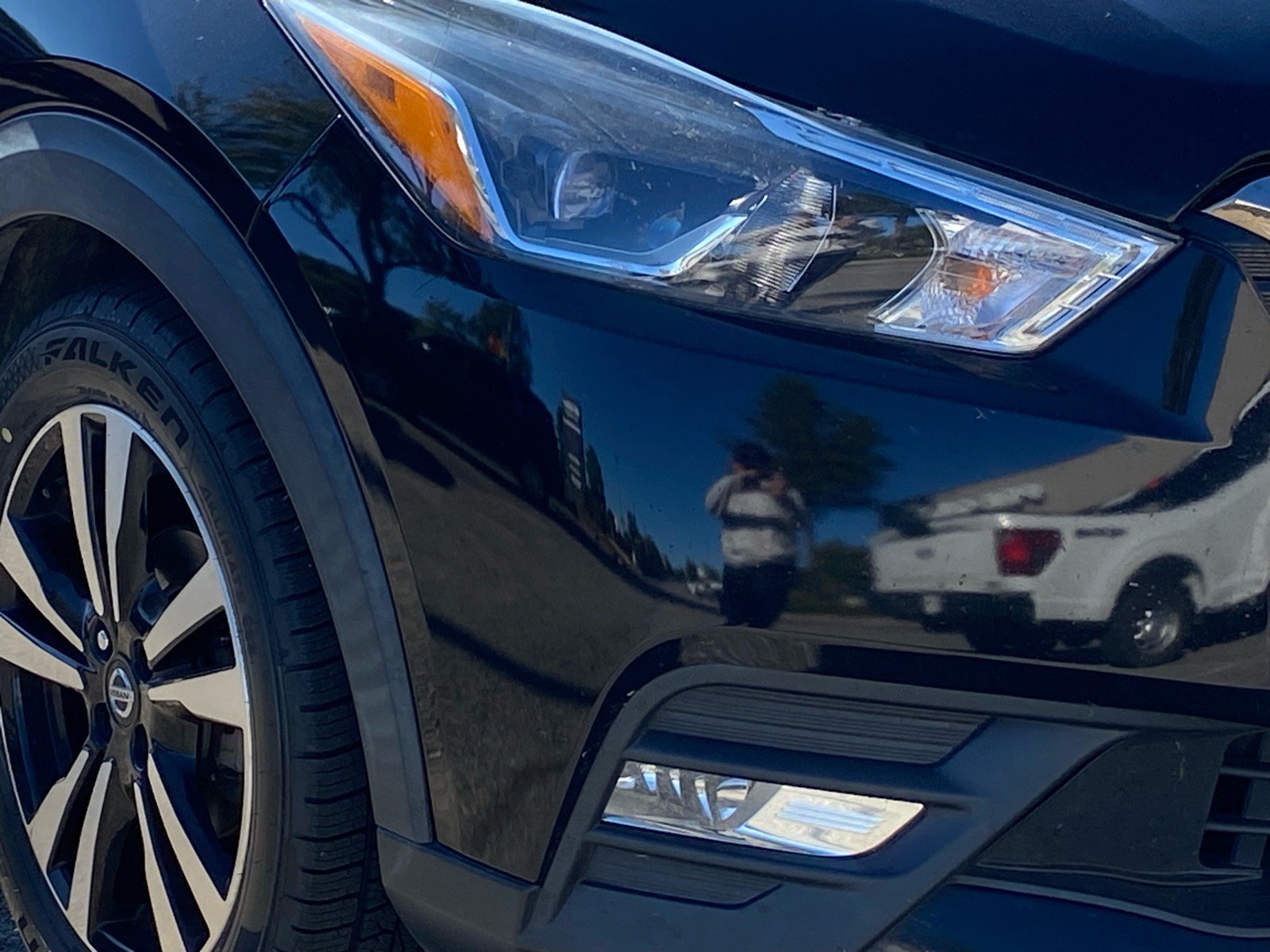 Used 2019 Nissan Kicks SR w/ Exterior Electronics Package FWD image 16