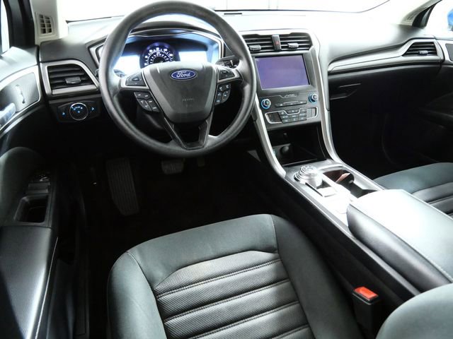 Used 2019 Ford Fusion SE image 4