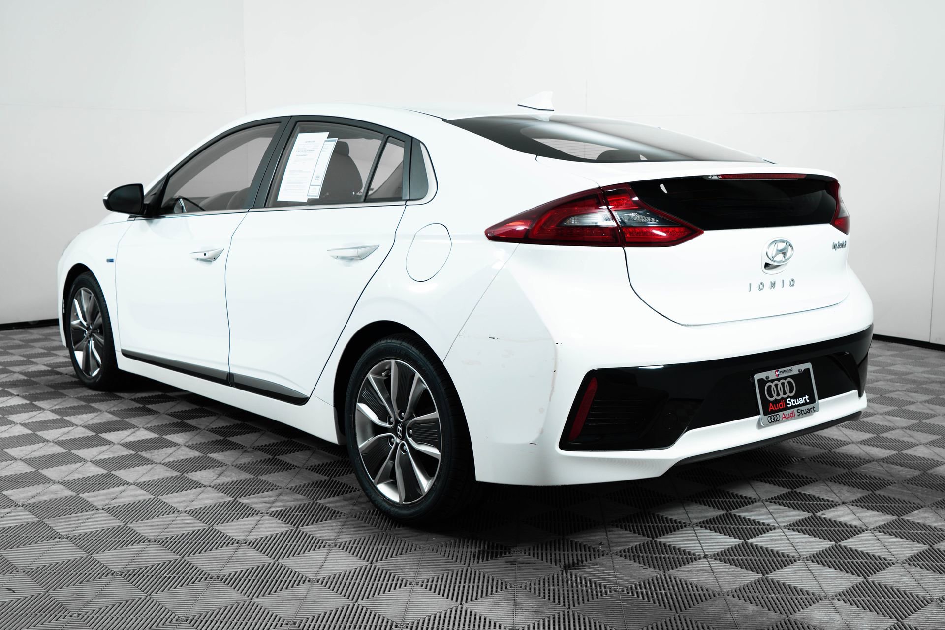 Used 2017 Hyundai Ioniq Limited image 5