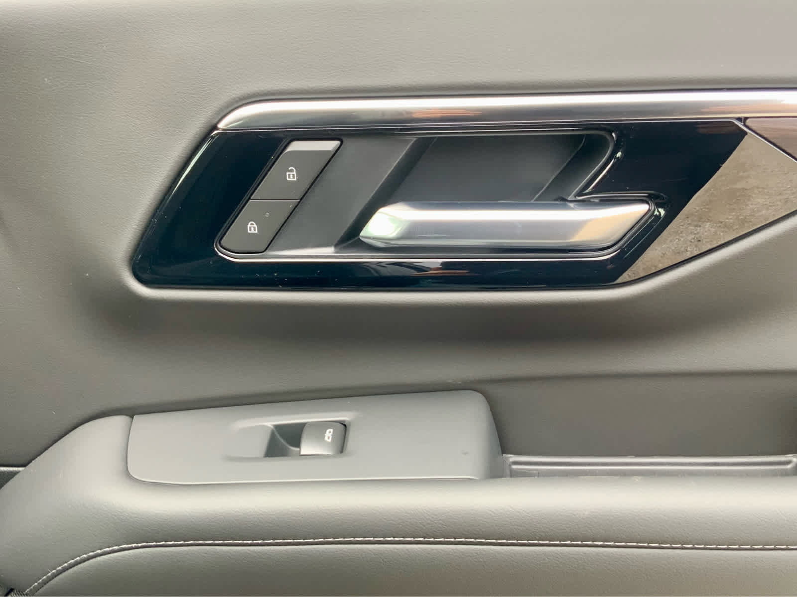 New 2026 Chevrolet Suburban LS image 47