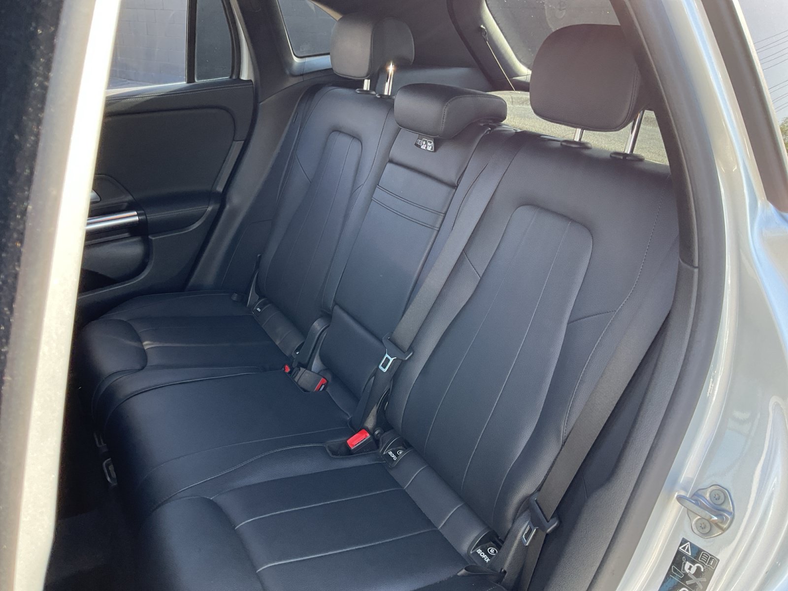 Used 2021 Mercedes-Benz GLA 250 4MATIC w/ Premium Package image 19