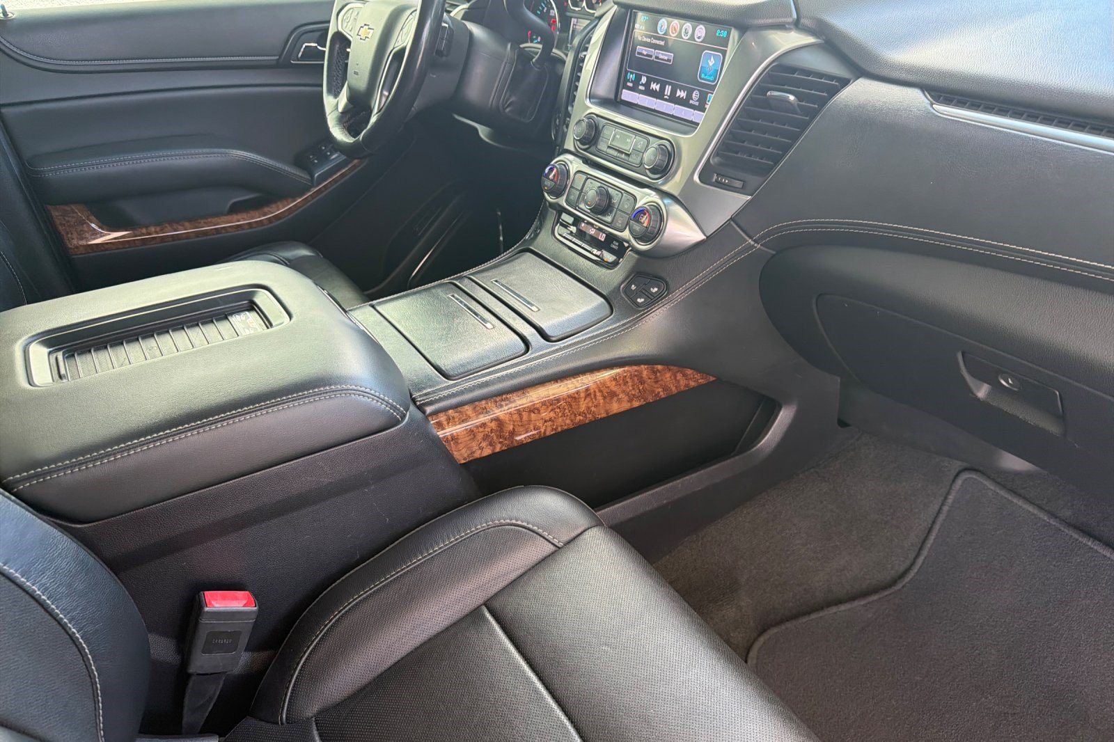 Used 2018 Chevrolet Tahoe Premier w/ RST Edition AWD/4WD image 19
