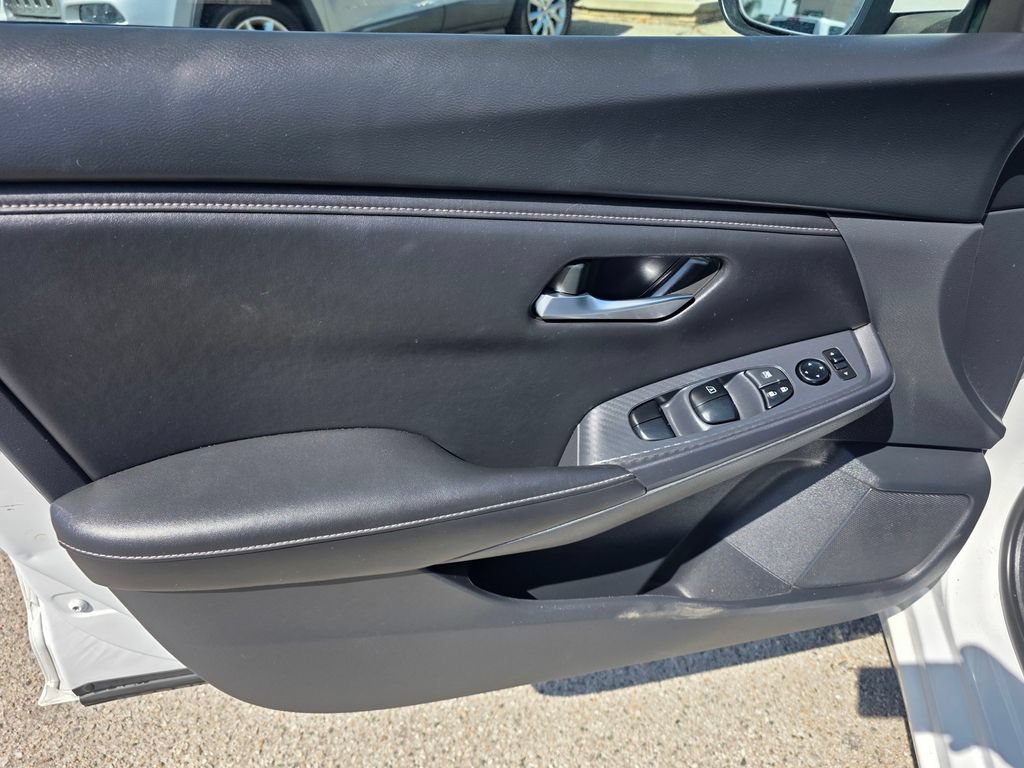 Used 2024 Nissan Sentra SV FWD image 13