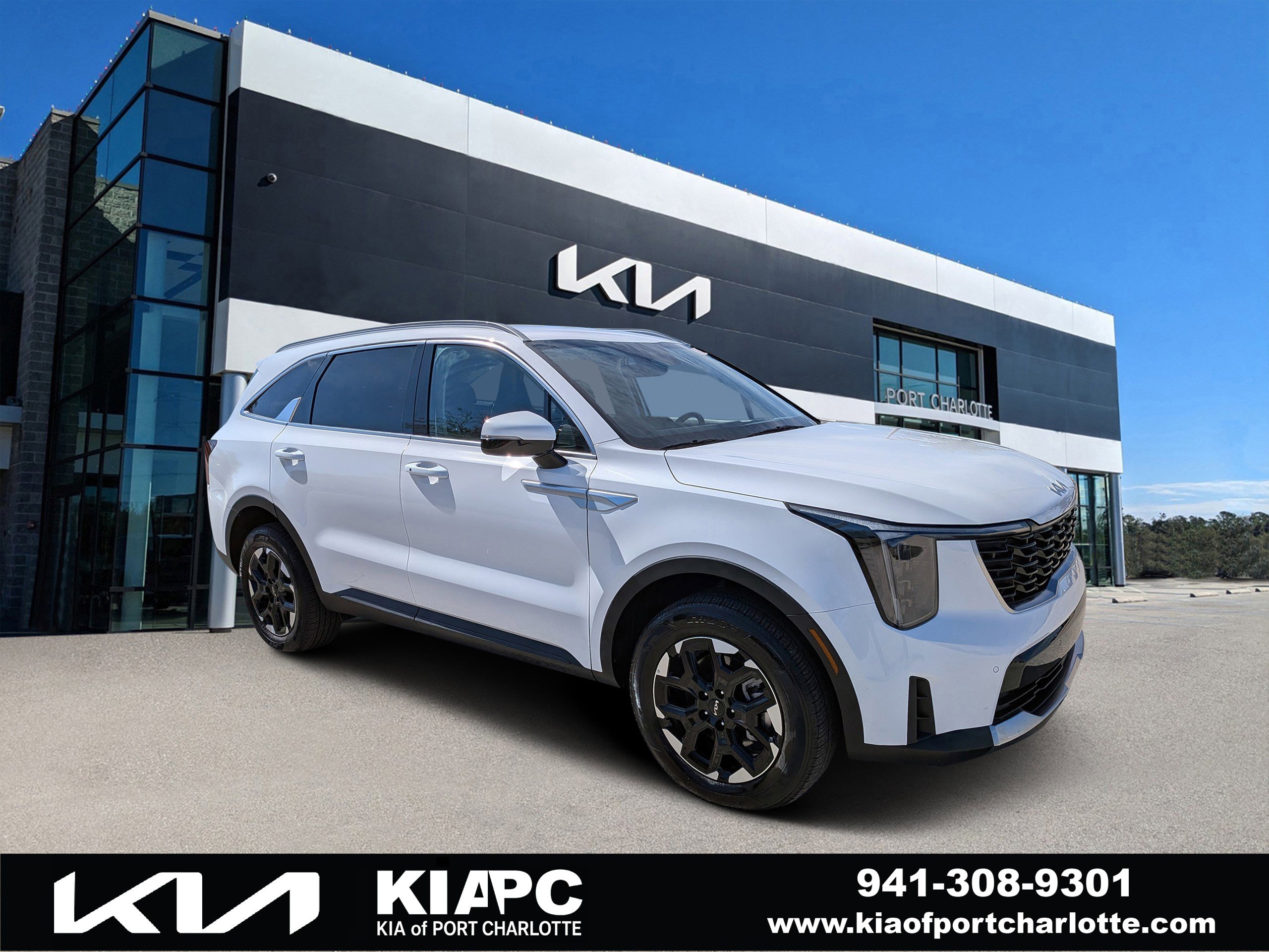 Certified 2025 Kia Sorento S image 1