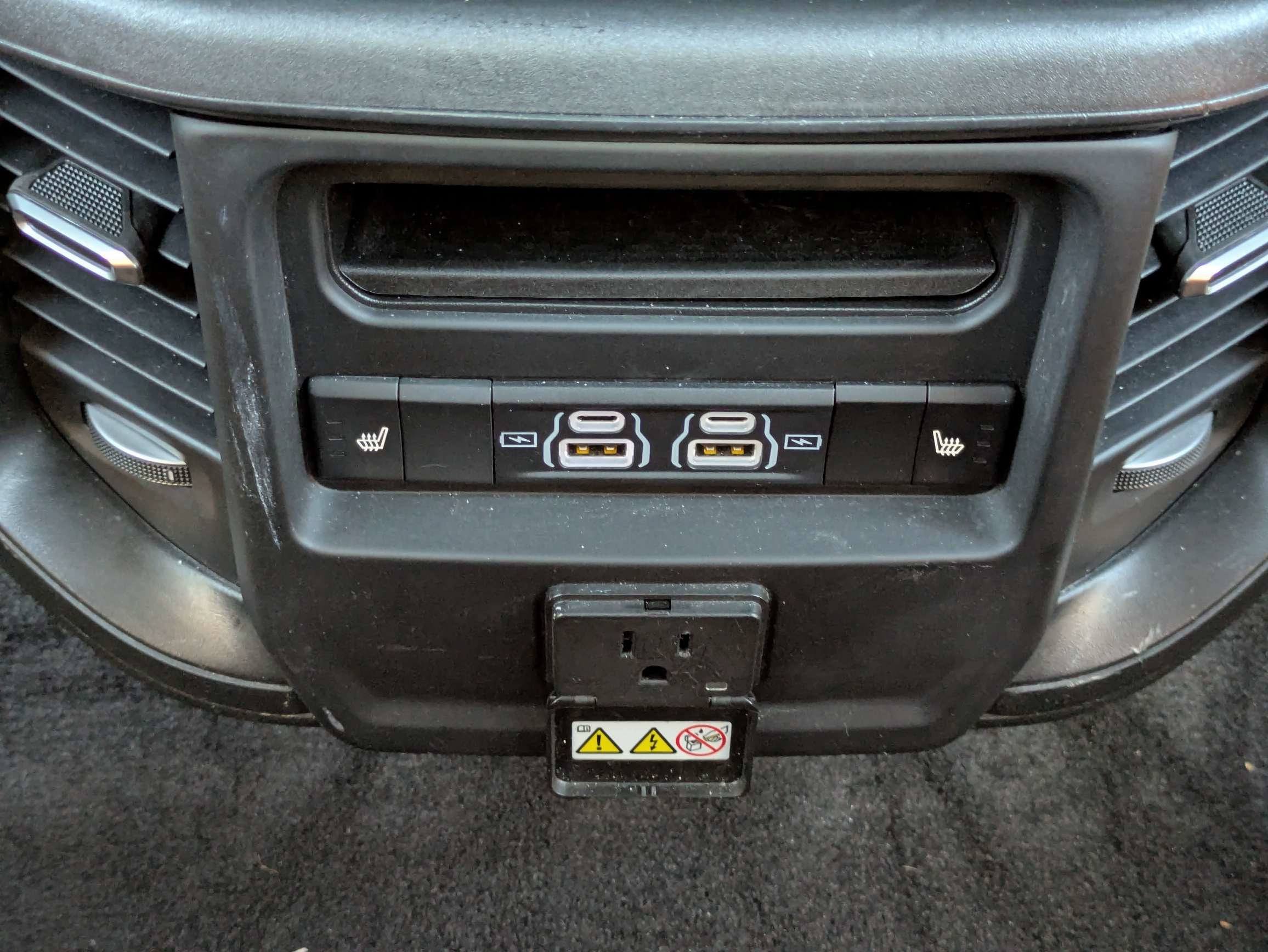 Used 2025 RAM 1500 Laramie w/ Bed Utility Group RWD image 34