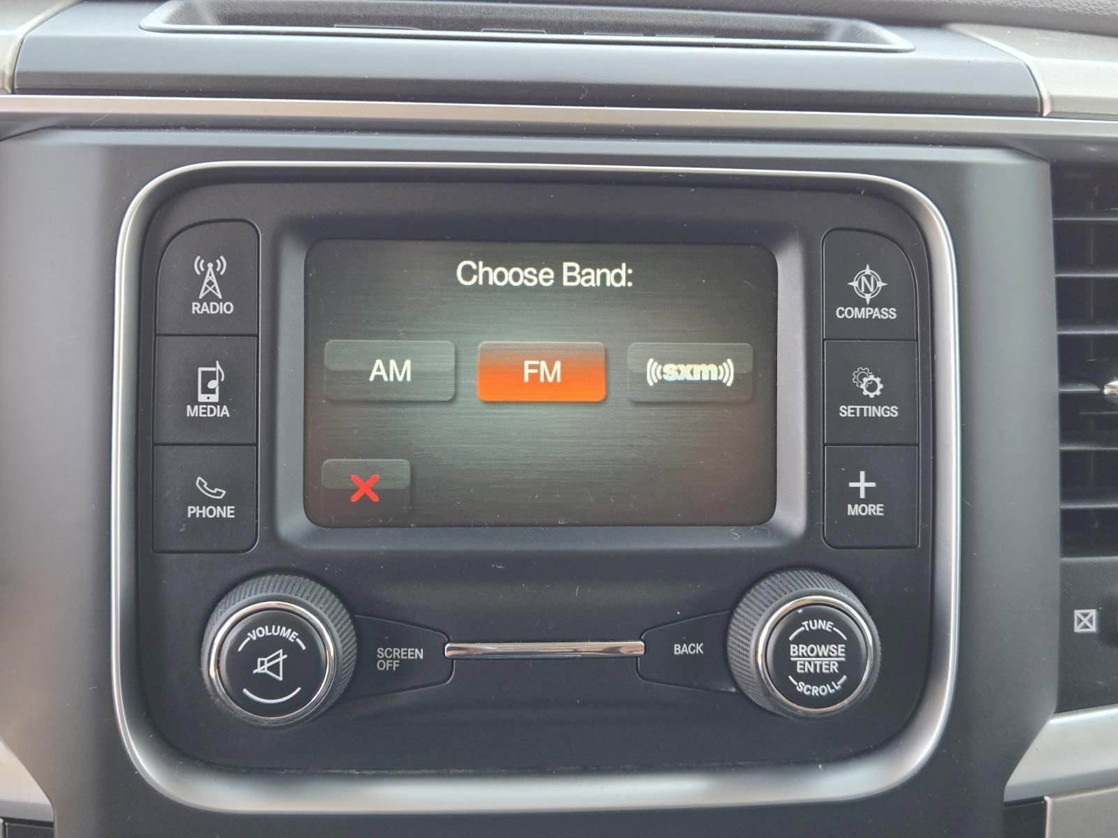 Used 2020 RAM 1500 Classic SLT image 12