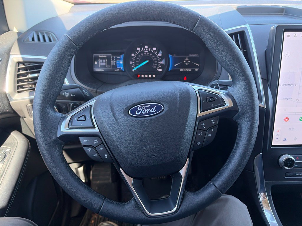 Certified 2024 Ford Edge Titanium w/ Equipment Group 301A AWD/4WD image 12