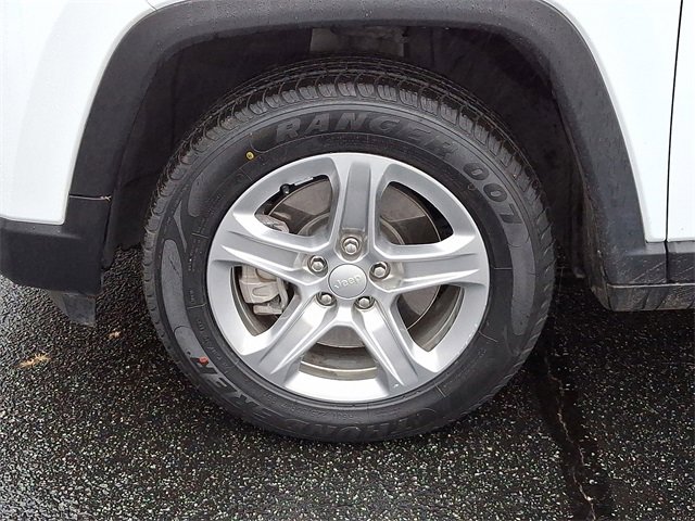 Used 2024 Jeep Compass Latitude image 8