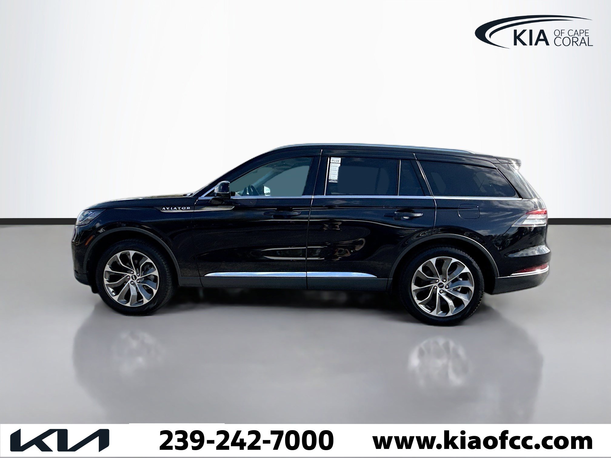 Used 2025 Lincoln Aviator Reserve image 2