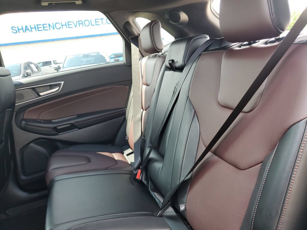 Used 2022 Ford Edge Titanium w/ Equipment Group 301A AWD/4WD image 34