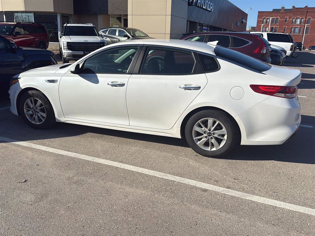 Used 2018 Kia Optima LX image 7