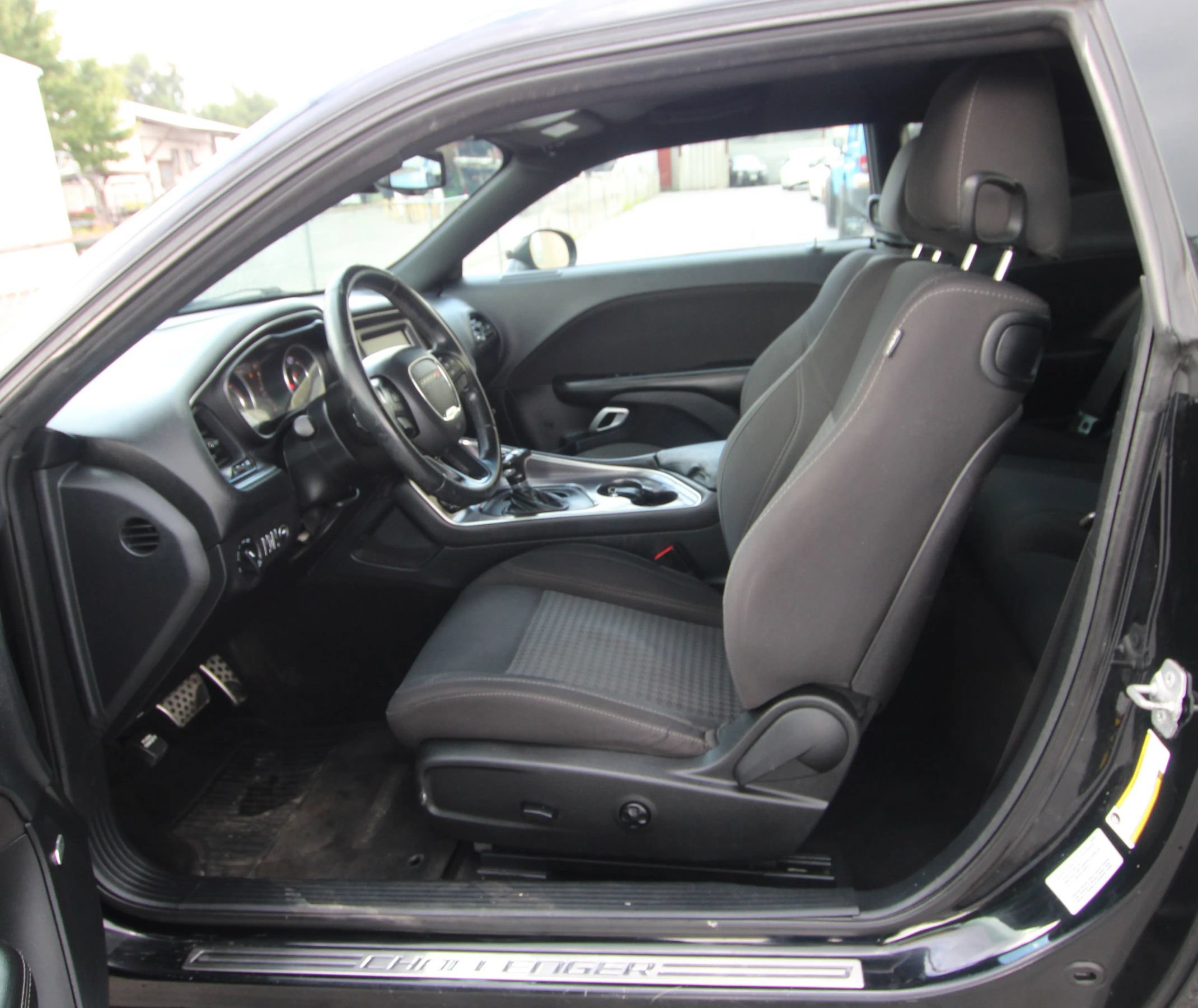 Used 2015 Dodge Challenger R/T w/ Quick Order Package 28B R/T RWD image 9