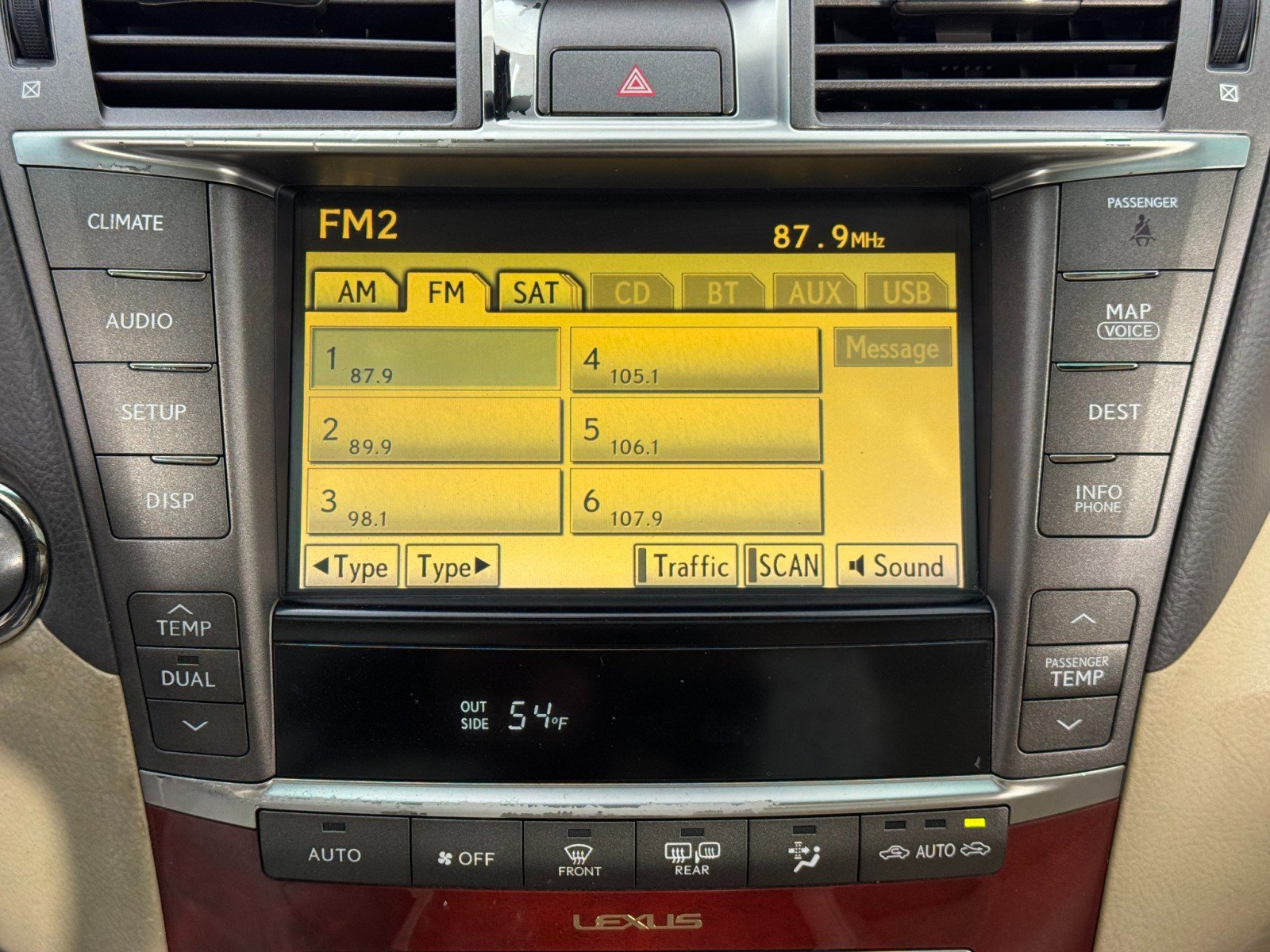 Used 2012 Lexus LS 460 w/ Comfort Pkg image 26