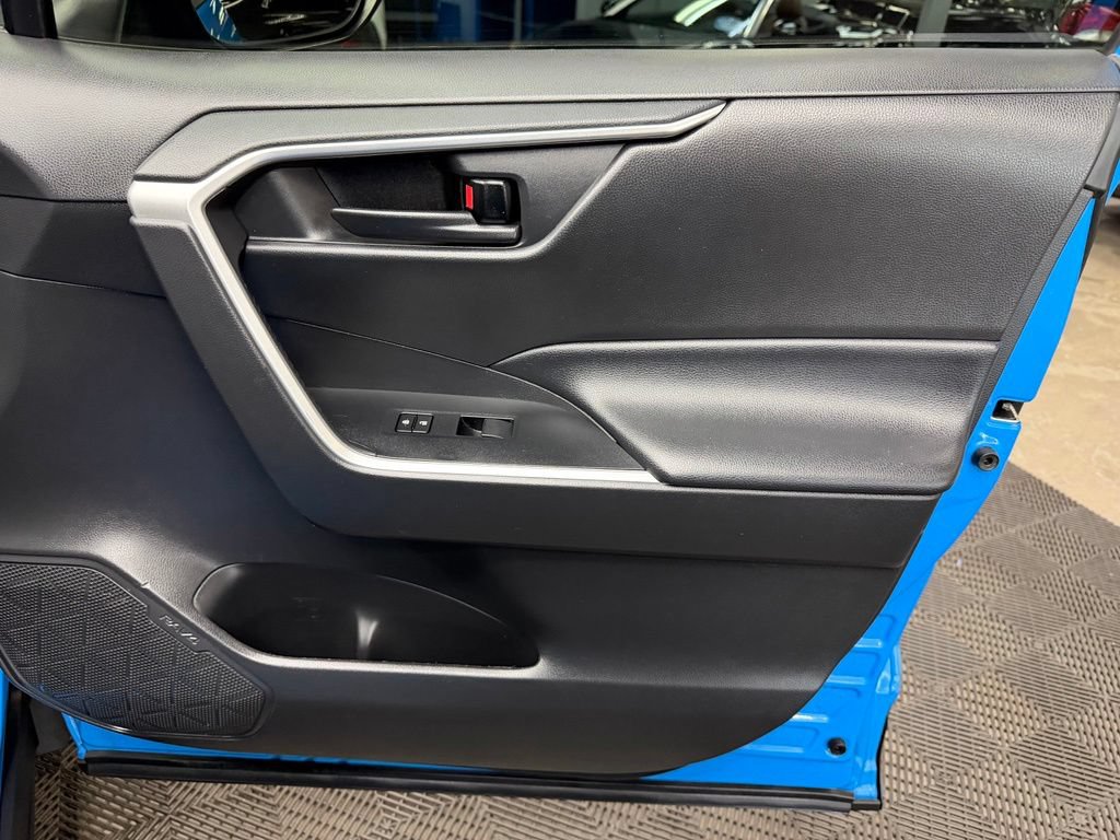 Used 2020 Toyota RAV4 LE FWD image 52