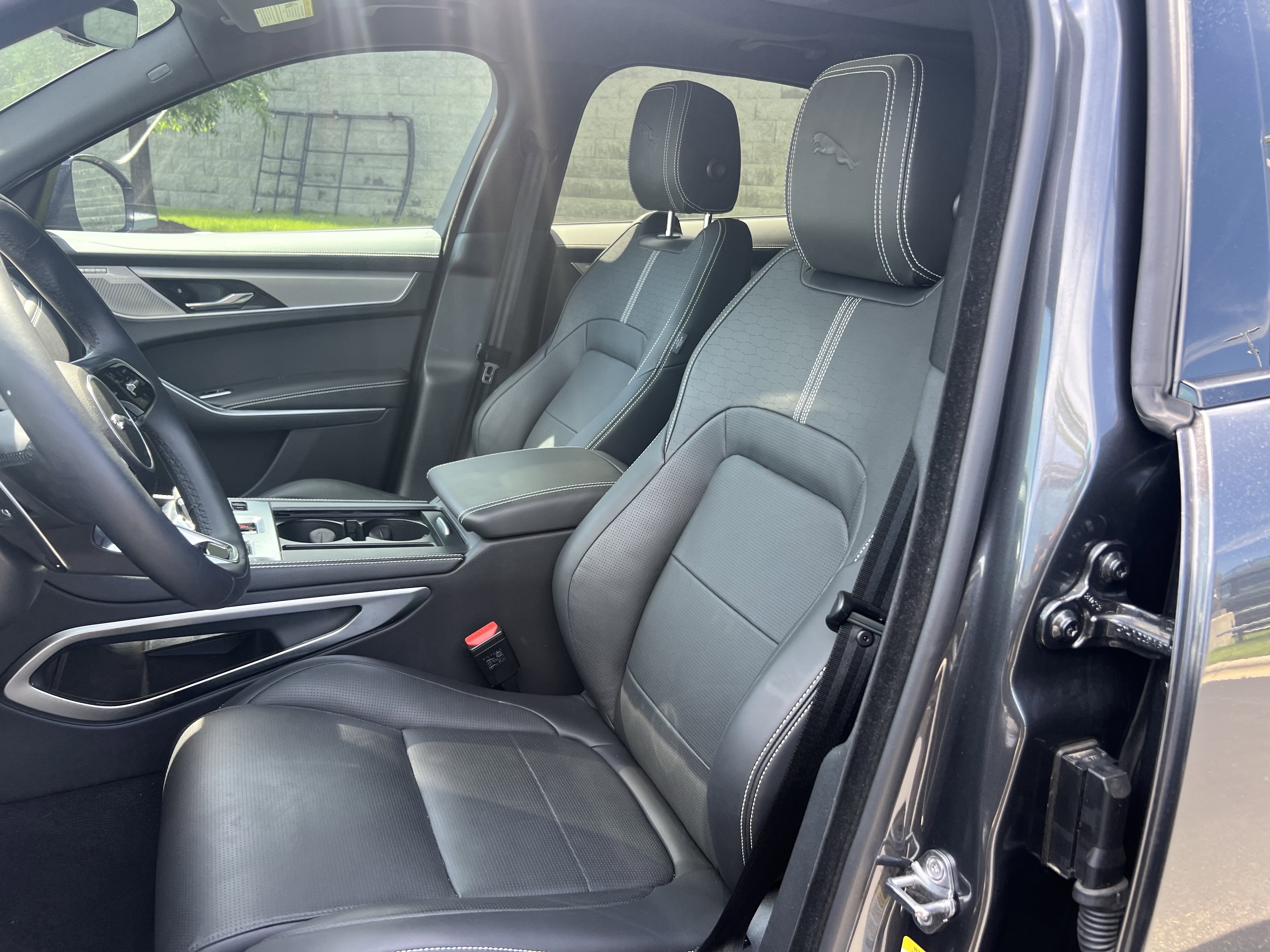 Used 2026 Jaguar F-PACE R-Dynamic S AWD/4WD image 16